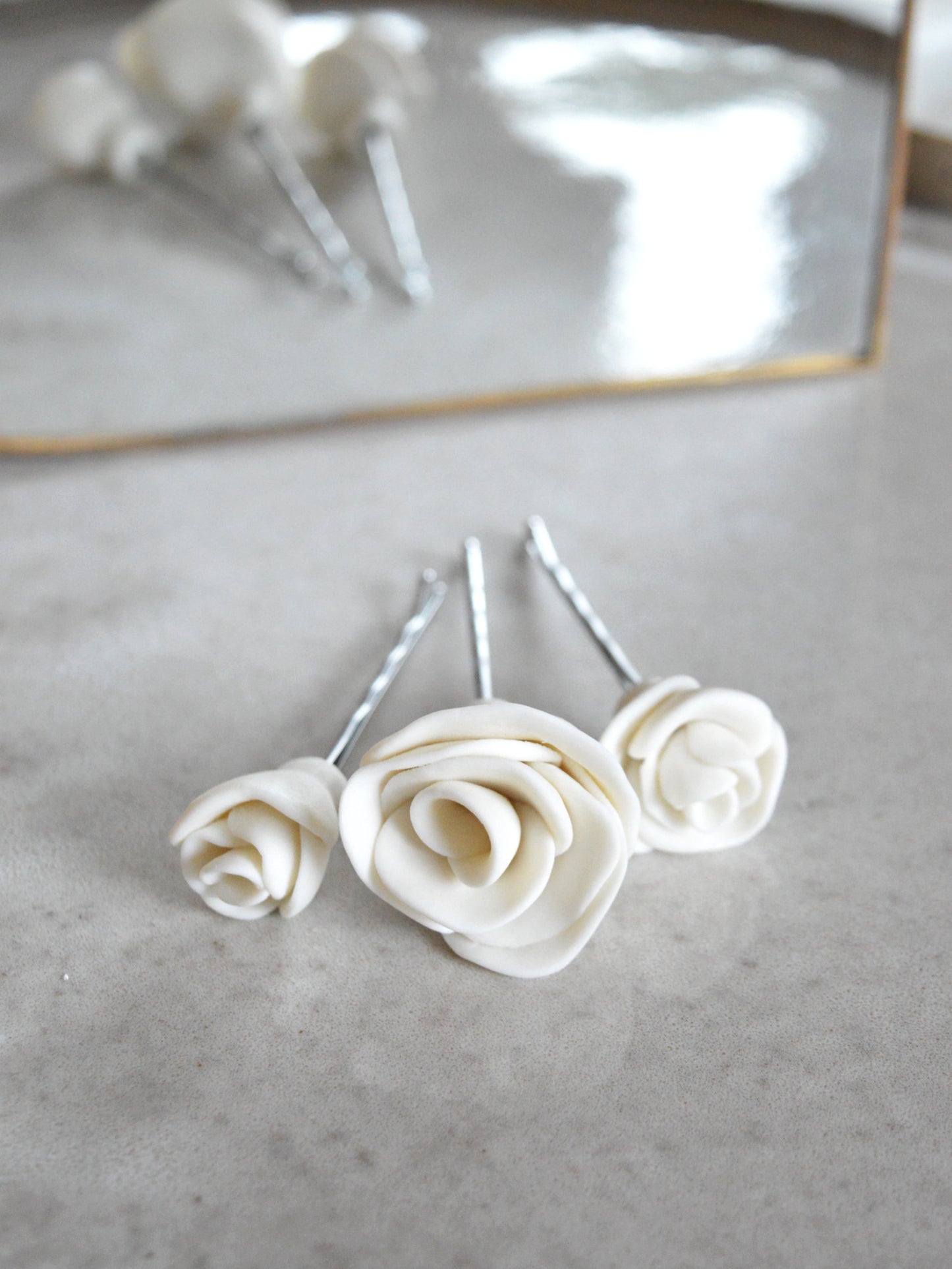 Tre Rose Opache Sette Petali