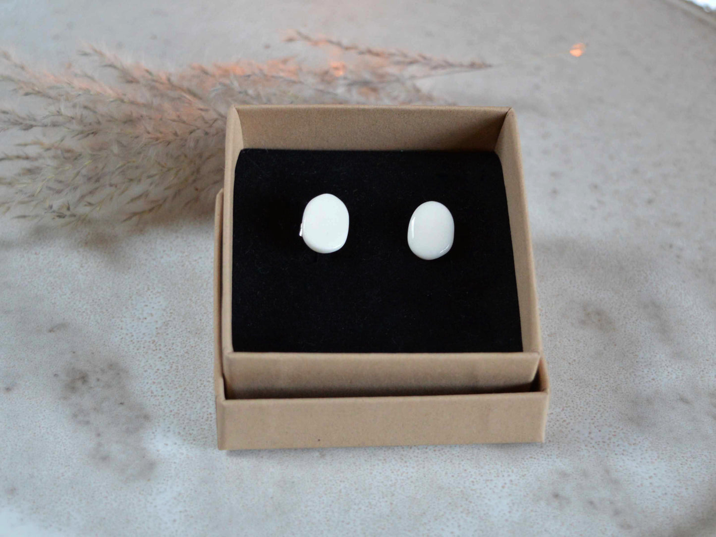 GRANO Orecchini a lobo in porcellana fatti a mano