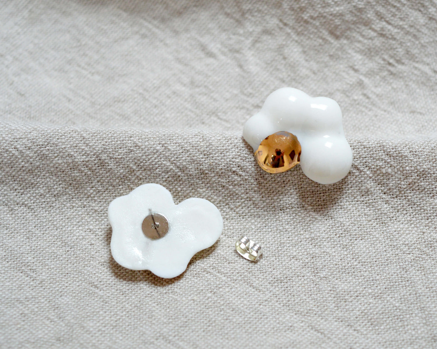 CLOUDS Raggio Medium porcelain earrings with gold or platinum decor