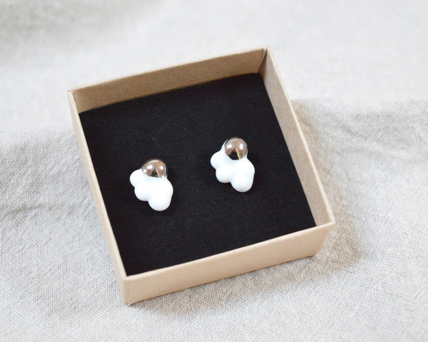 CLOUDS Raggio Mini porcelain earrings with gold or platinum decor