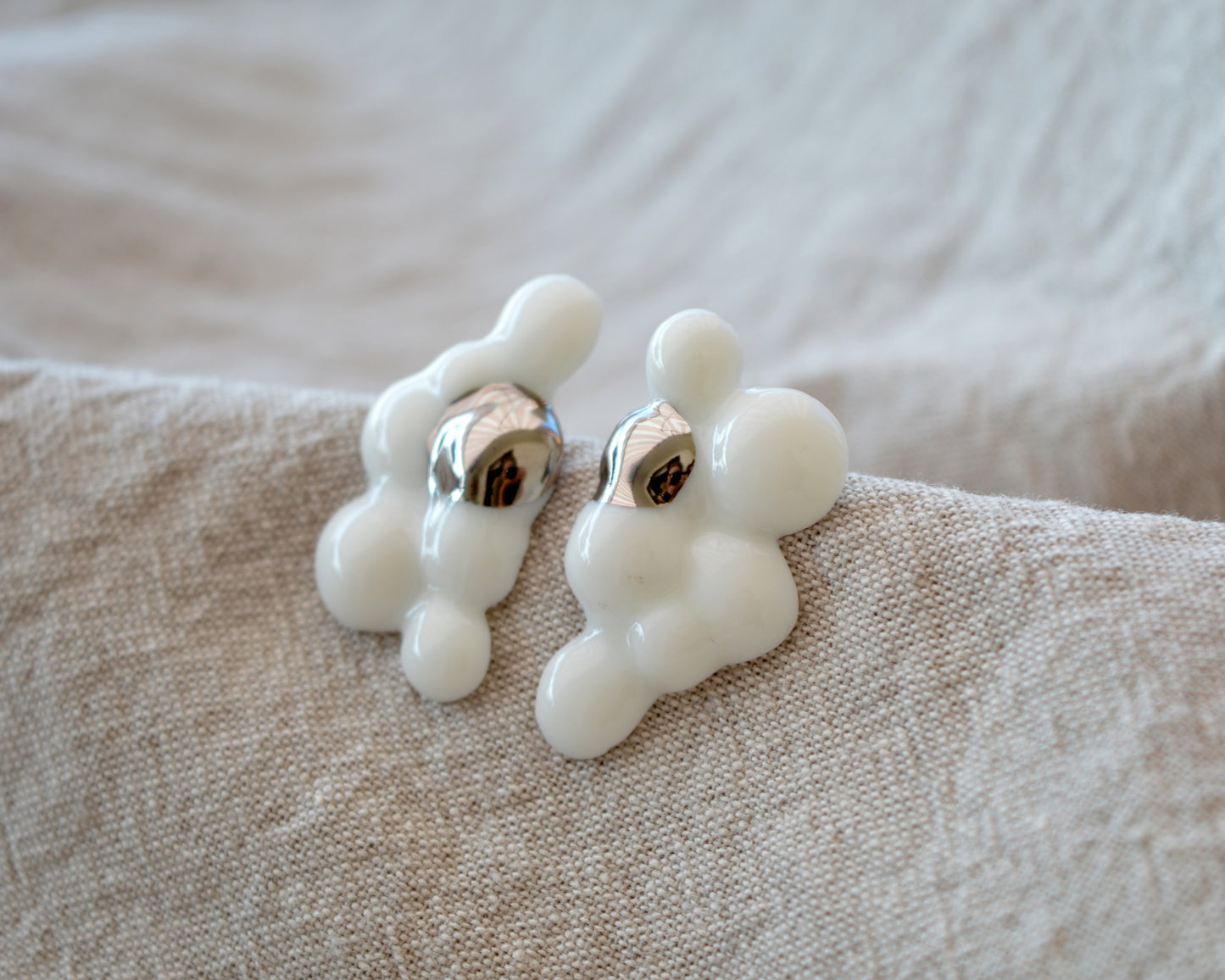 CLOUDS Raggio Large porcelain earrings with gold or platinum decor