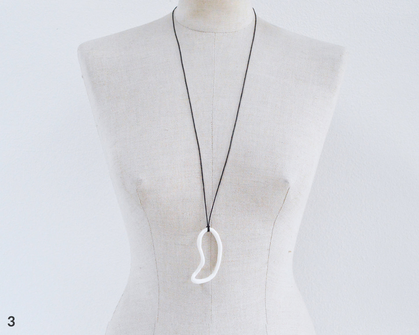 LOOP Collana minimalista in porcellana
