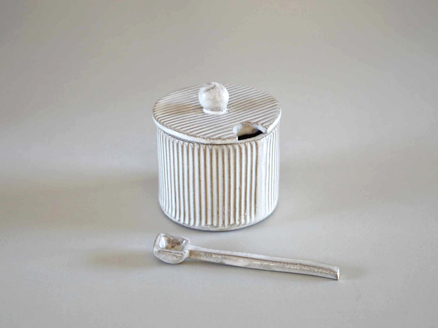 MILLERIGHE Sugar bowl with quirky spoon