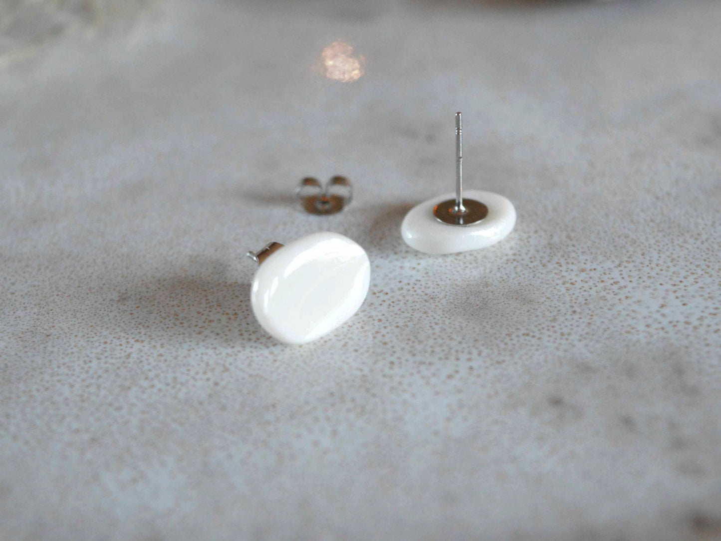 GRANO Orecchini a lobo in porcellana fatti a mano