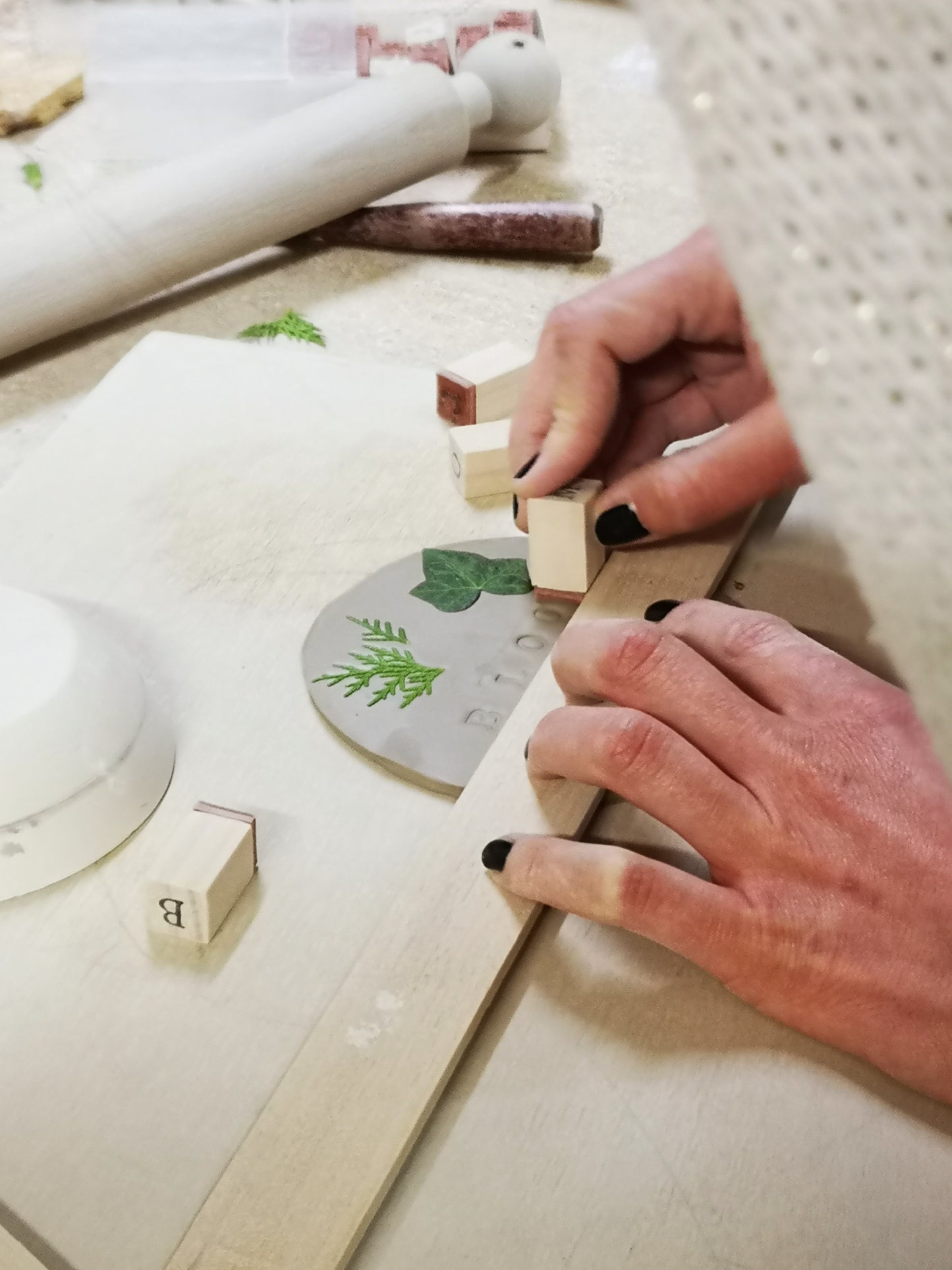 Corso Base / Intermedio di 3 Settimane : Ceramiche per le Feste APRILE