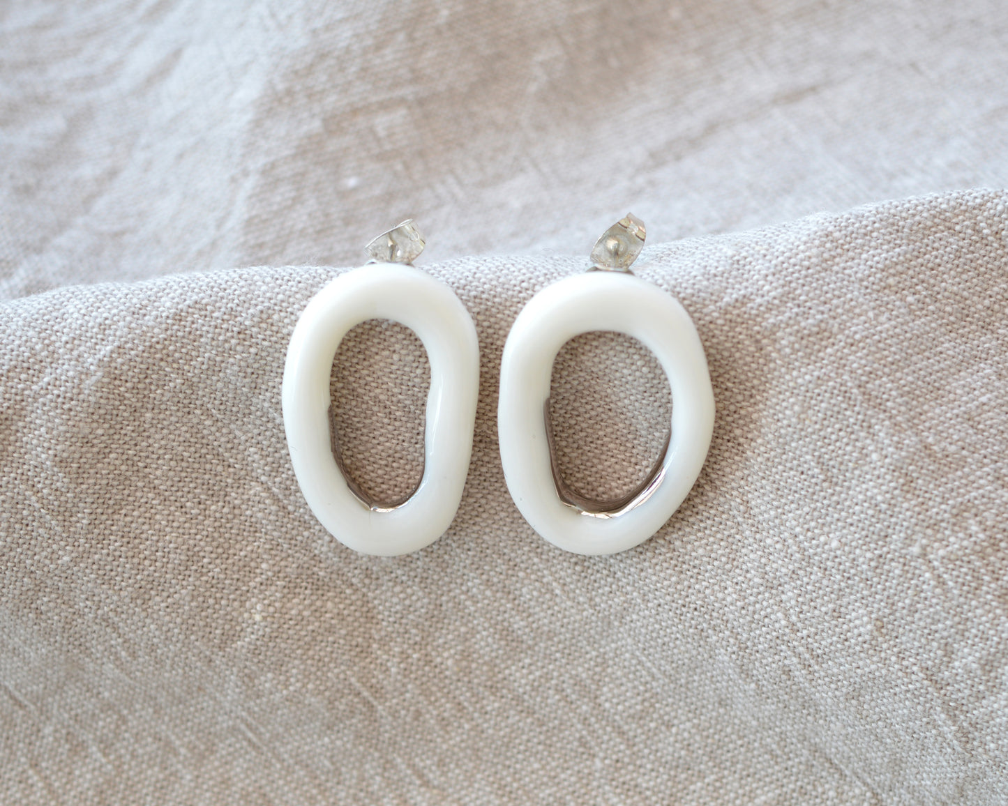 LOOP Rivo Orecchini in porcellana con detaglio in oro o platino