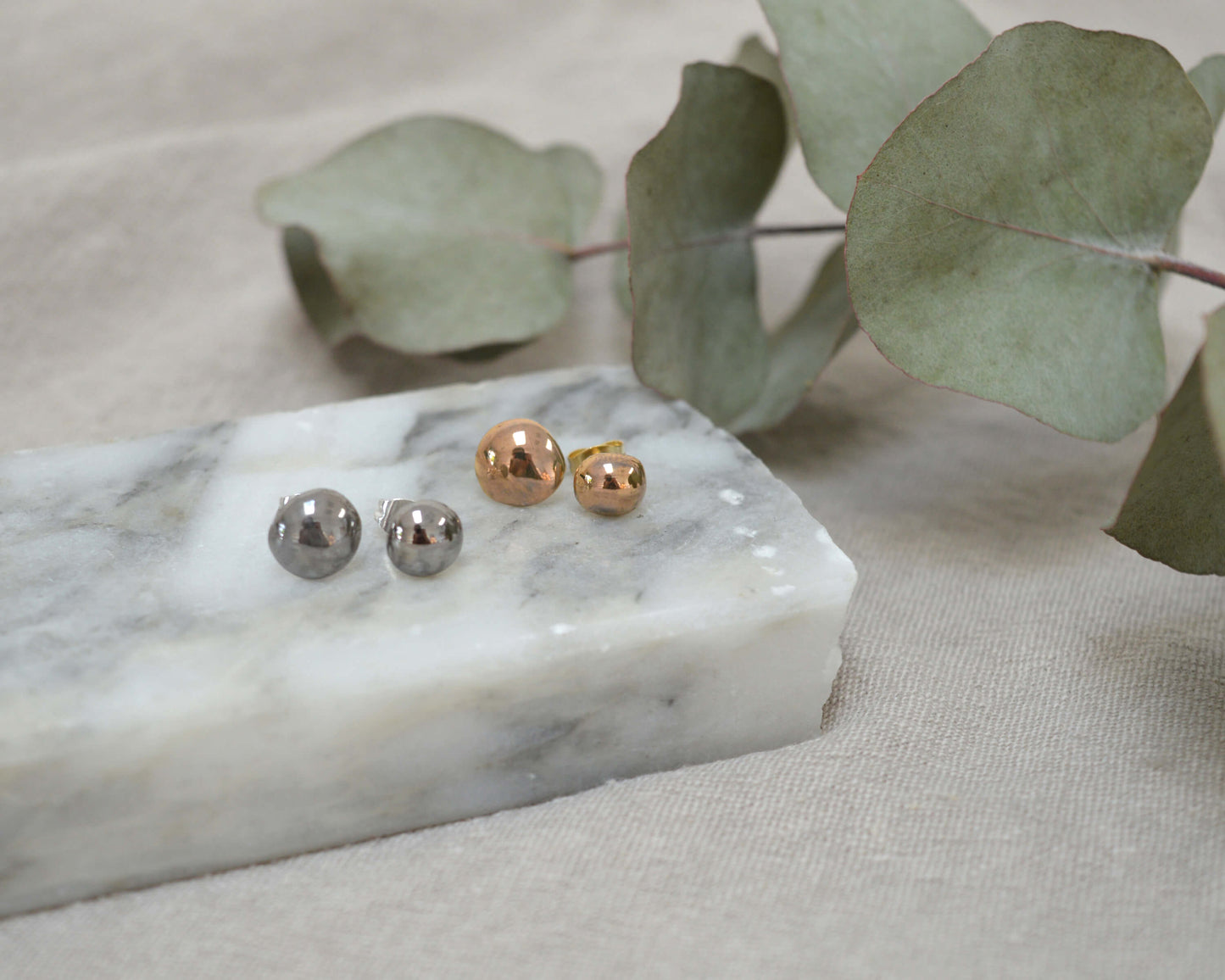 DROP Small porcelain earrings with gold or platinum decor