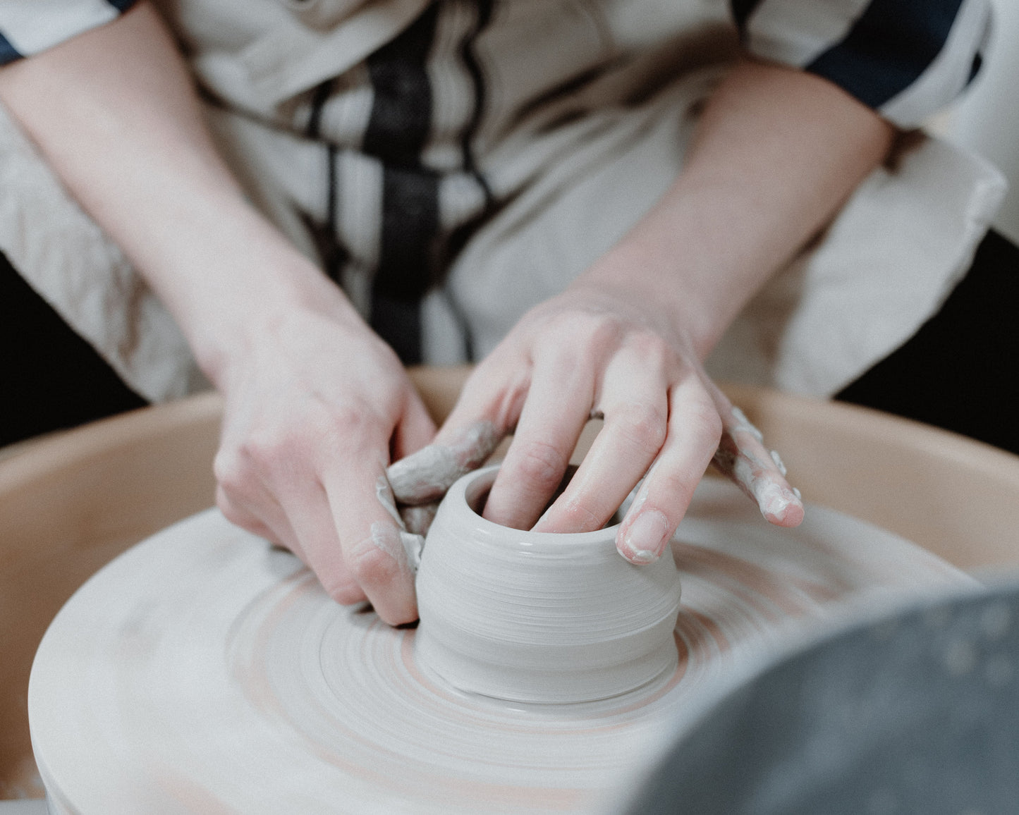 Wheel throwing classes in my studio in Modena: APRIL