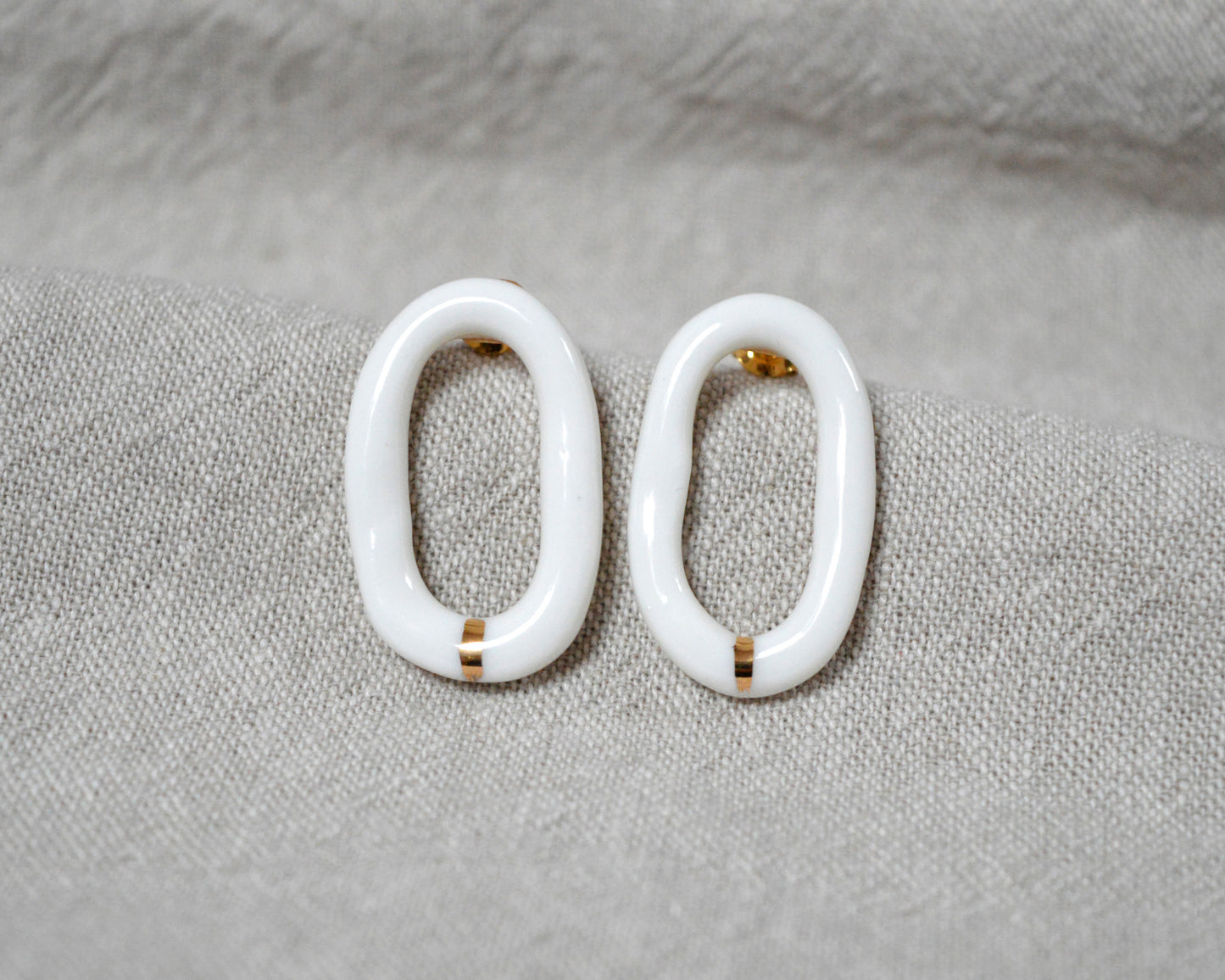 LOOP Rivo Minimalist porcelain earrings with gold or platinum detail