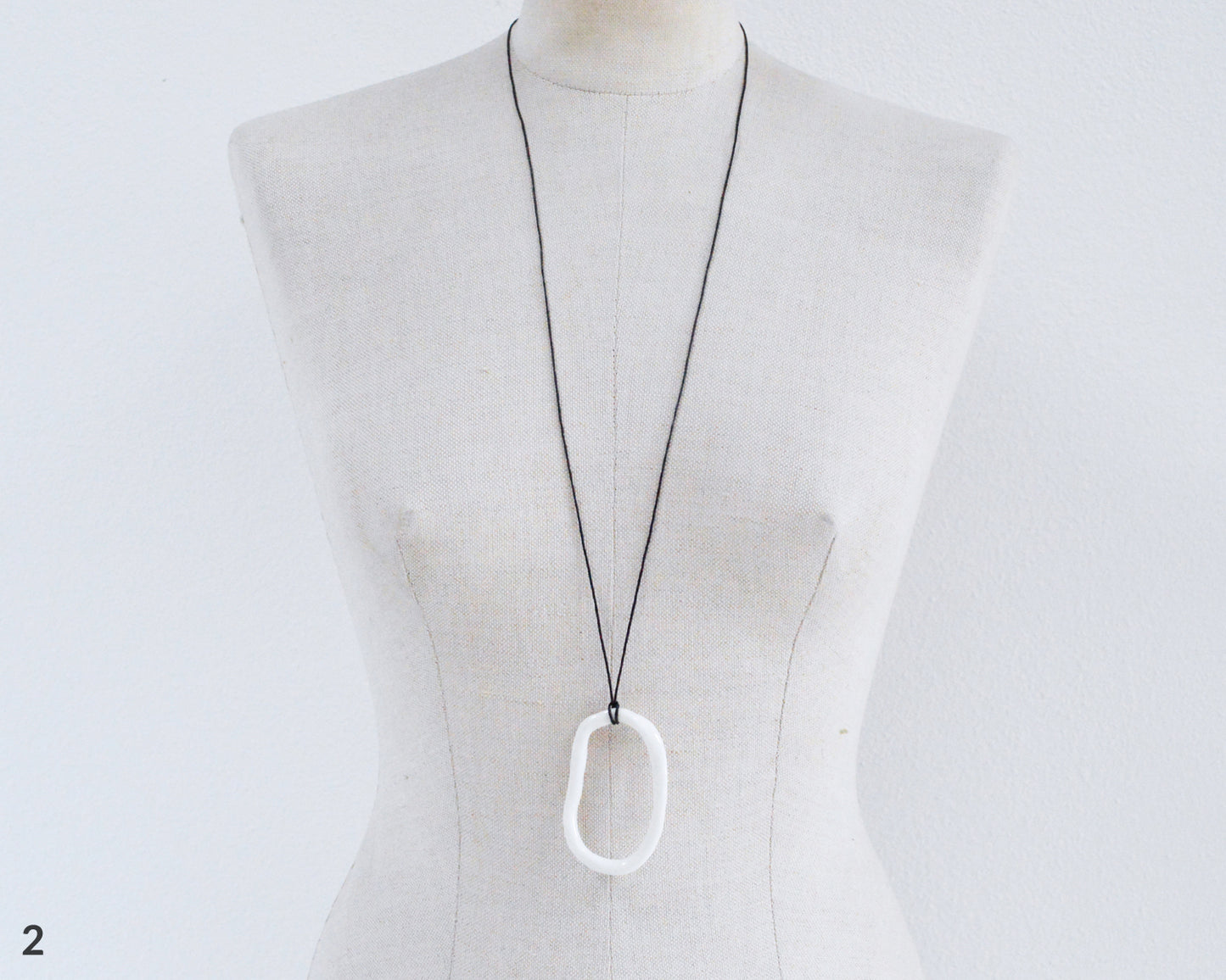 LOOP Minimalist porcelain necklace