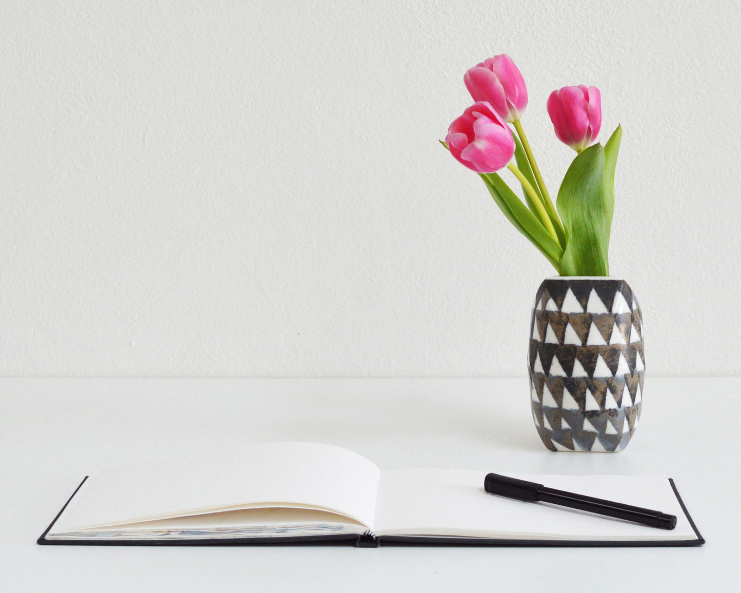 TRIANGLE Porcelain Flower Vase - Grey